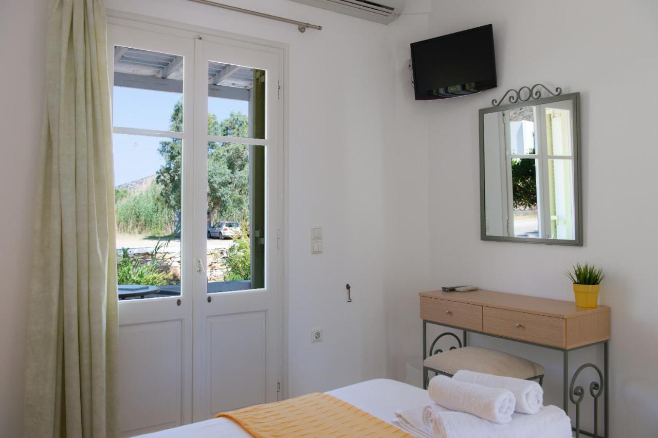 Morpheas Pension Rooms & Apartments Kamares  Bagian luar foto