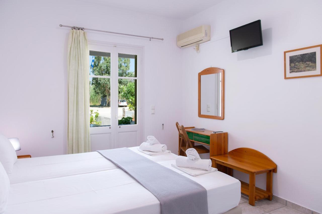 Morpheas Pension Rooms & Apartments Kamares  Bagian luar foto